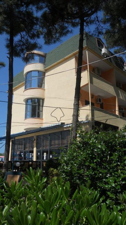 Kosmira Hotel *