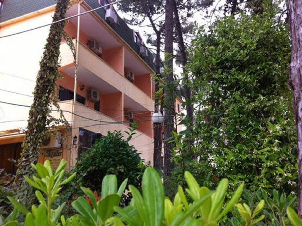 Kosmira Hotel *