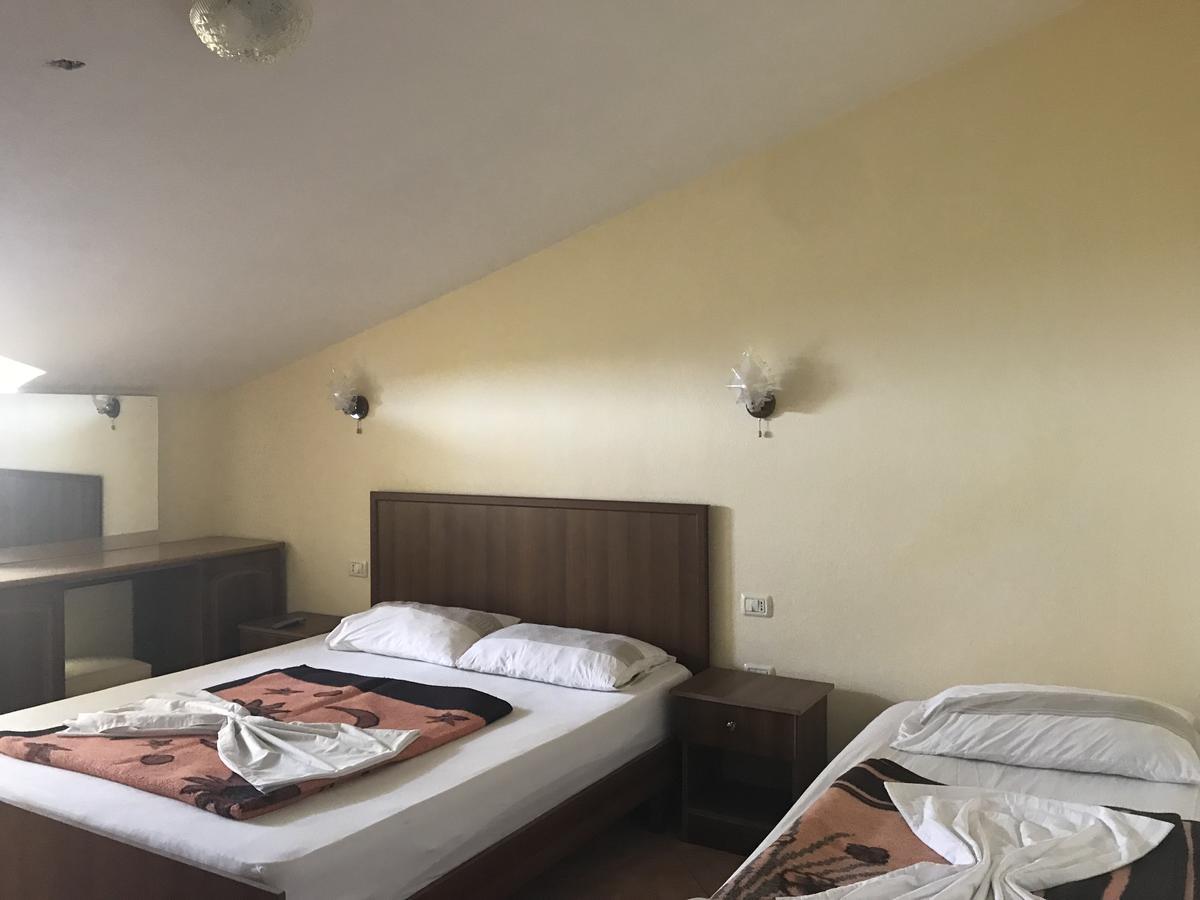 Hotel Kosmira Golem (Tirana)